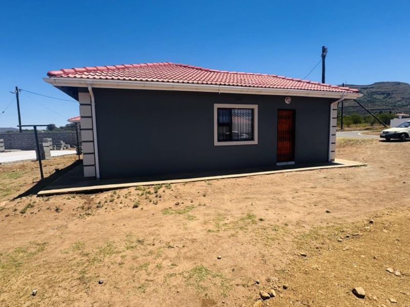 Property For Sale in Queenstown - Photo 3