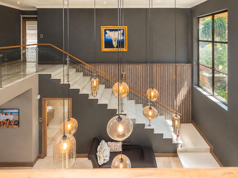Luxury Awaits: Birdwood Estate with Separate Flatlet - Photo 10
