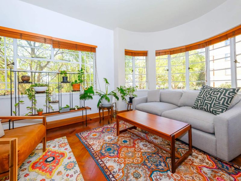 Magnificent apartment in this ever popular complex! - Photo 2