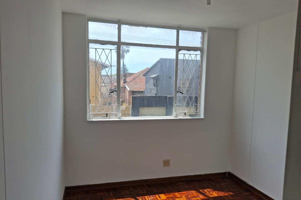 Invest in Bulwer: Cozy 2-Bedroom with Rental Income Potential - Photo 5