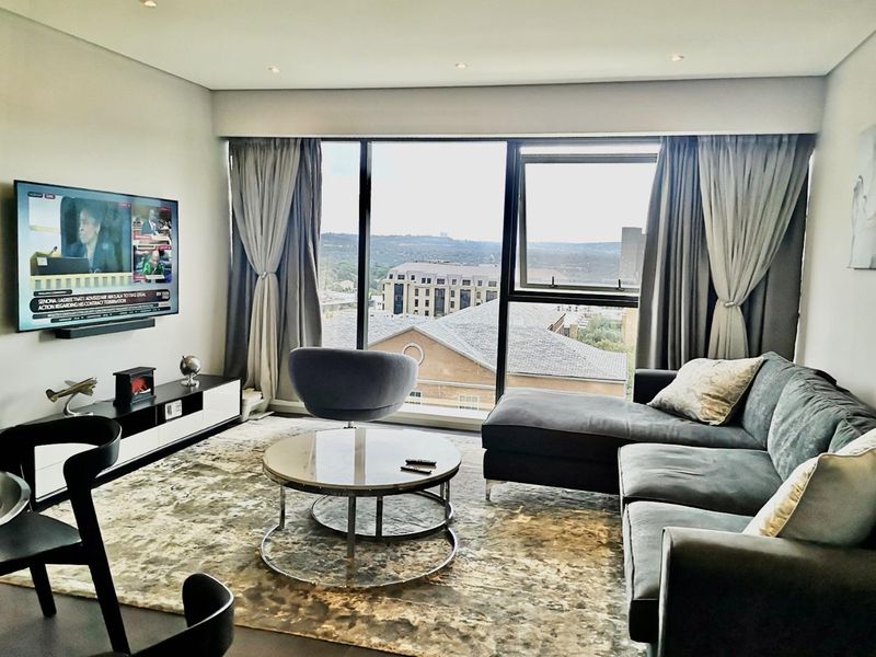 Luxury Meets Convenience in Rosebank’s Manhattan-Inspired Residence - Photo 2