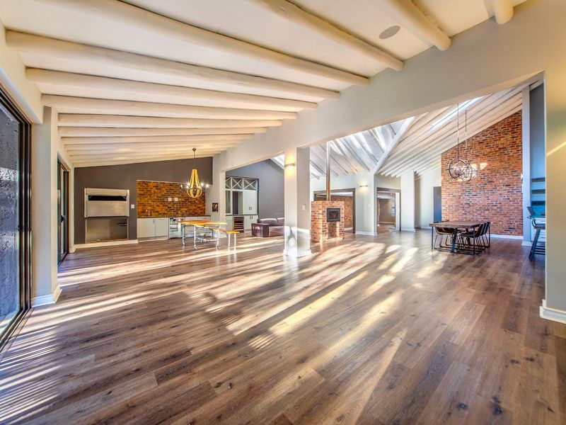 Luxury Meets Lifestyle in Woodhill Golf Estate - Photo 8
