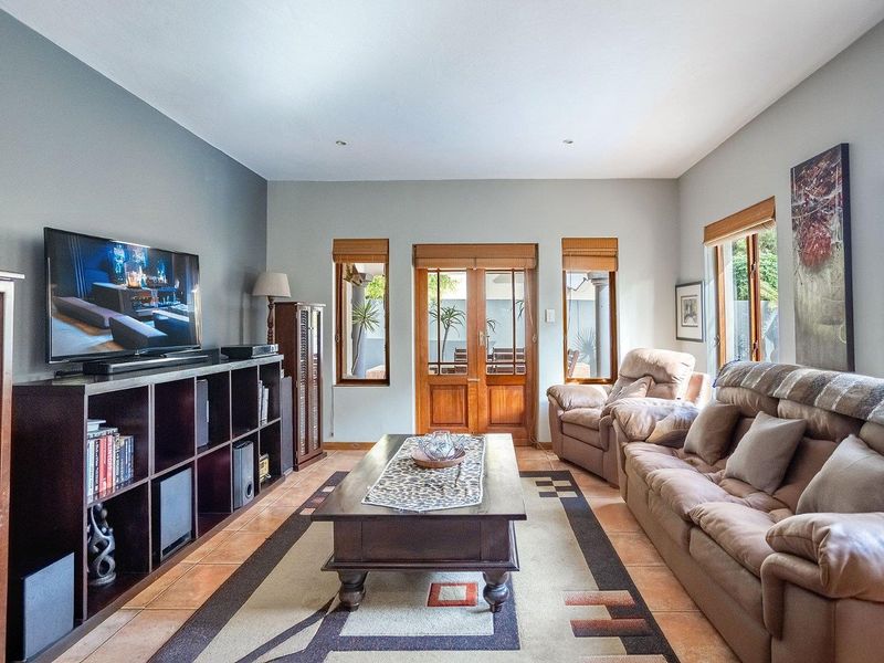 5-Bedroom Home in Sought-After Security Estate - Photo 10