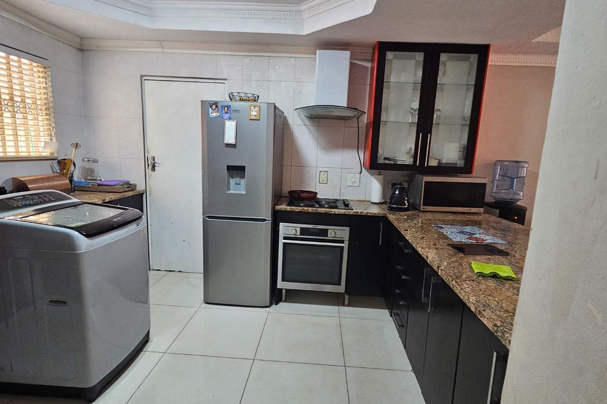 3 bedroom townhouse for sale in the heart of Amandasig - Photo 3