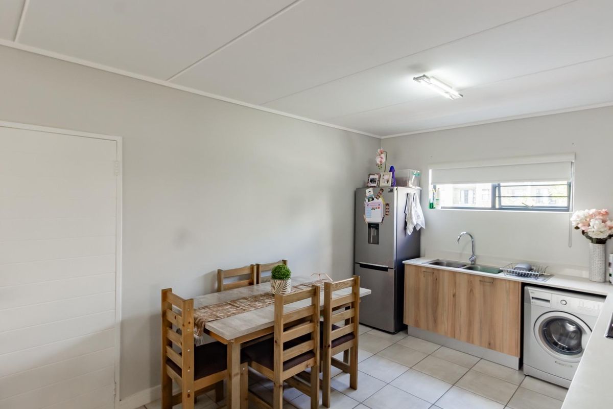 Modern Eco-Estate Living with Resort-Style Comfort - Photo 3