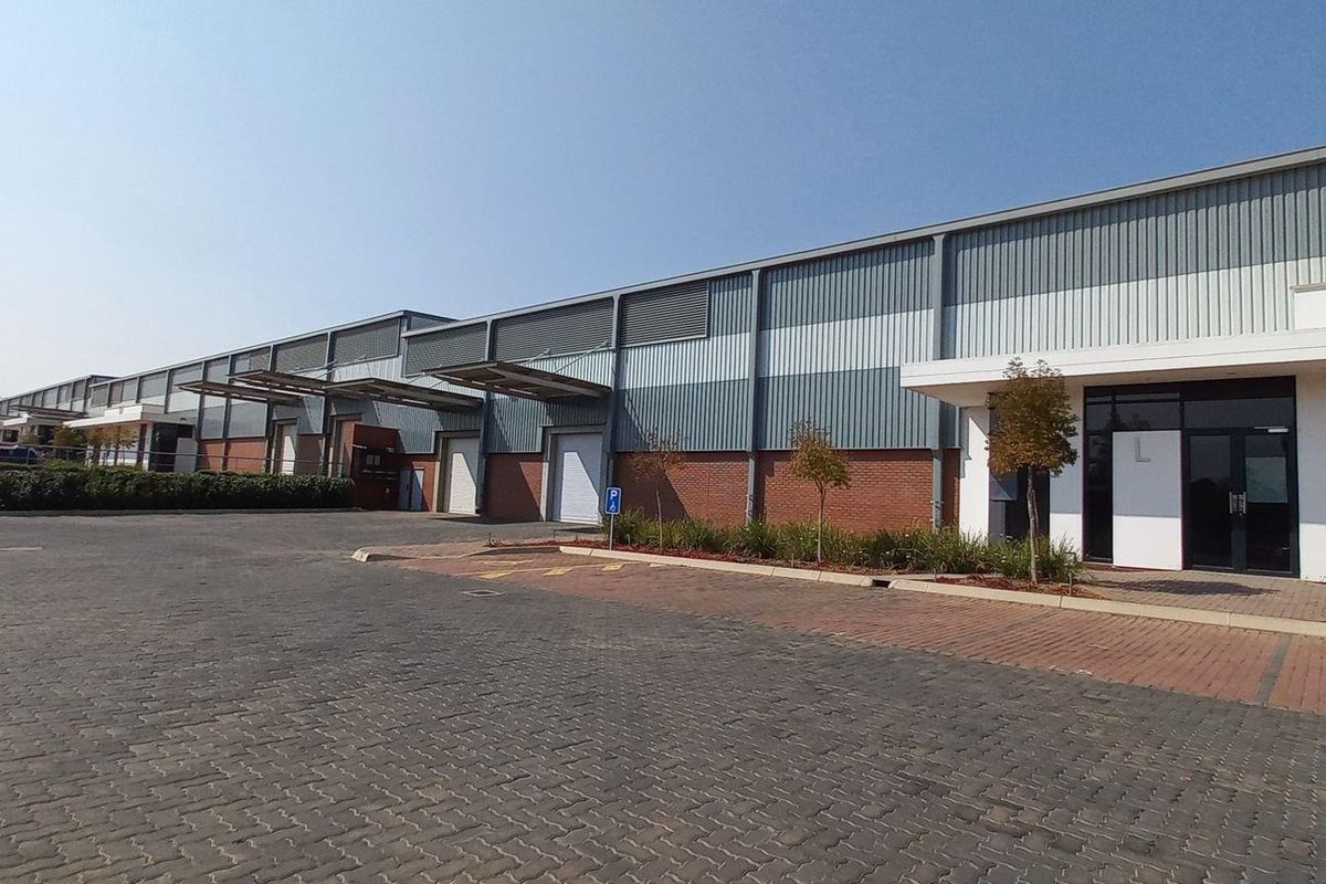 1 235m2 Irene Centurion Warehouse To Let - Photo 3