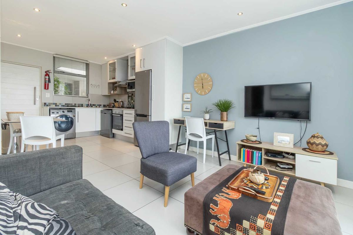 STUNNING FULLY FURNISHED 2 BED APARTMENT IN ROSEBANK FOR SALE - Photo 3