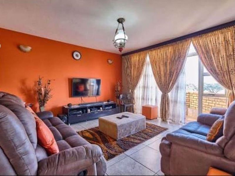 Spacious Duplex for Sale near Isipingo Beach – Secure Complex Living - Photo 4