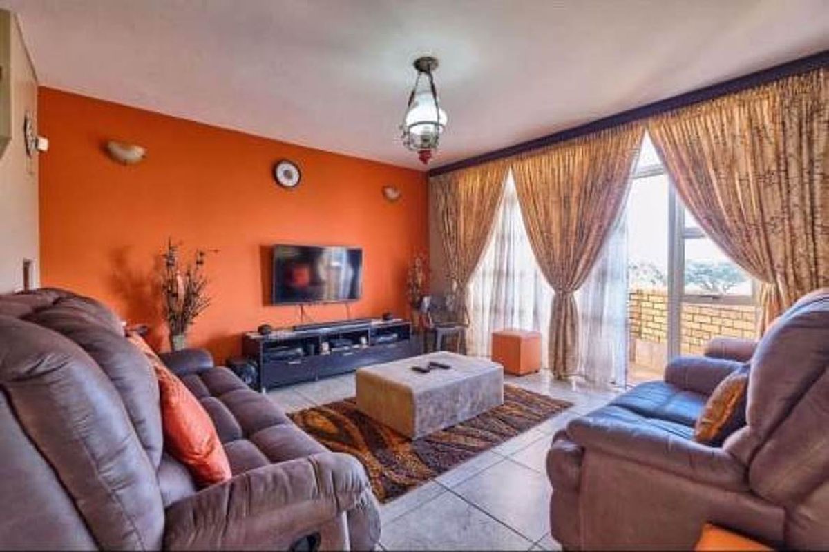 Spacious Duplex for Sale near Isipingo Beach – Secure Complex Living - Photo 4