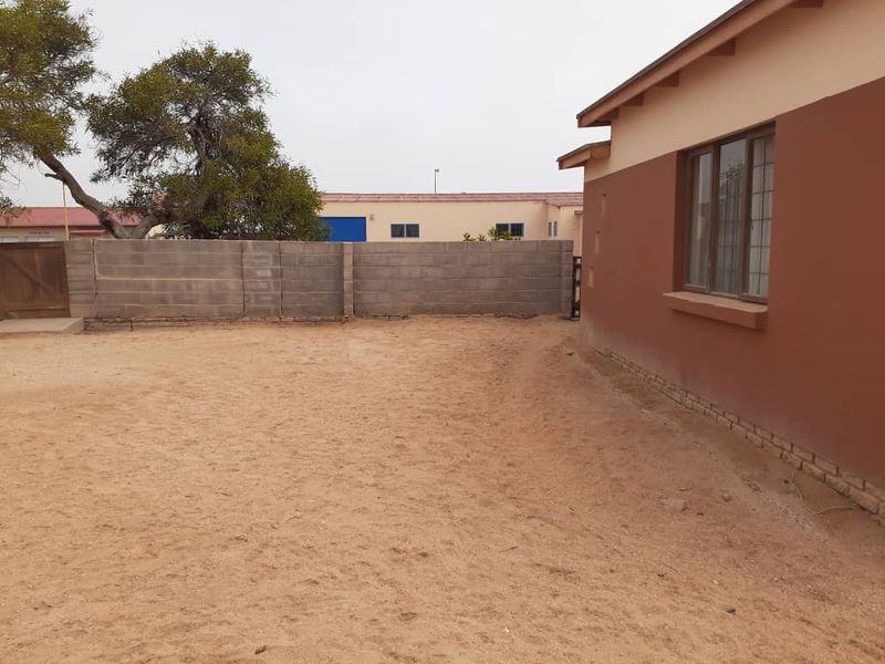 BUSINESS OPPORTUNITY WITH FLATLET FOR SALE IN HENTIES BAY – NAMIBIA - Photo 6