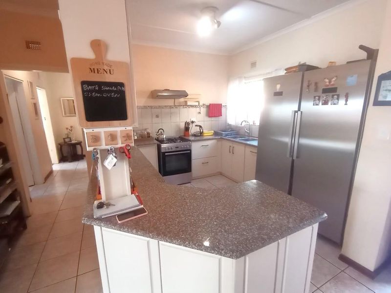 Sunny Port Edward Townhouse - Photo 6