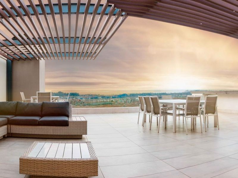 Luxurious penthouse for sale in Ebotse Golf & Country Estate, Rynfield - Photo 8