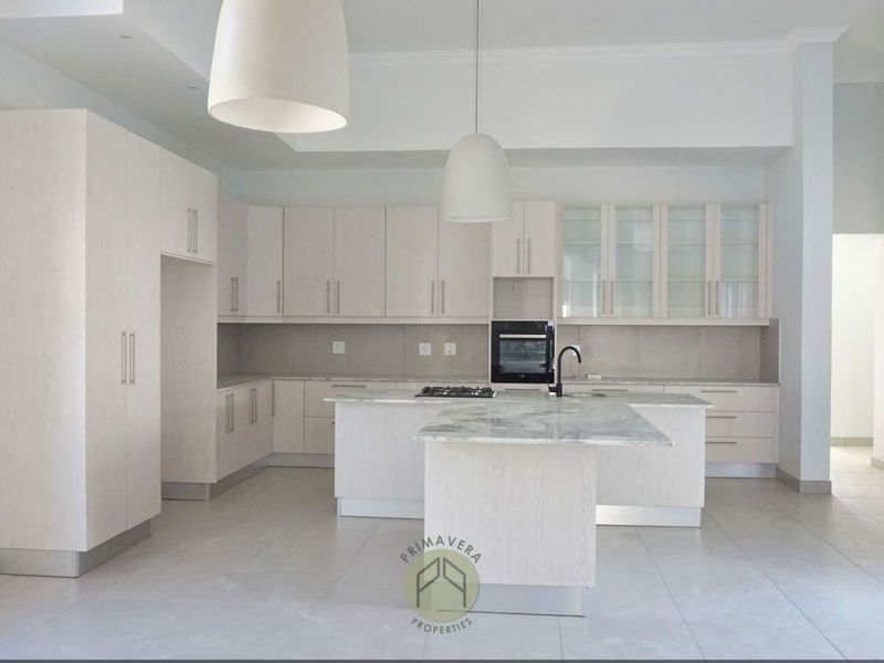 BRAND NEW 5 Bedroom House FOR SALE in Waterfront, Swakopmund - Photo 5