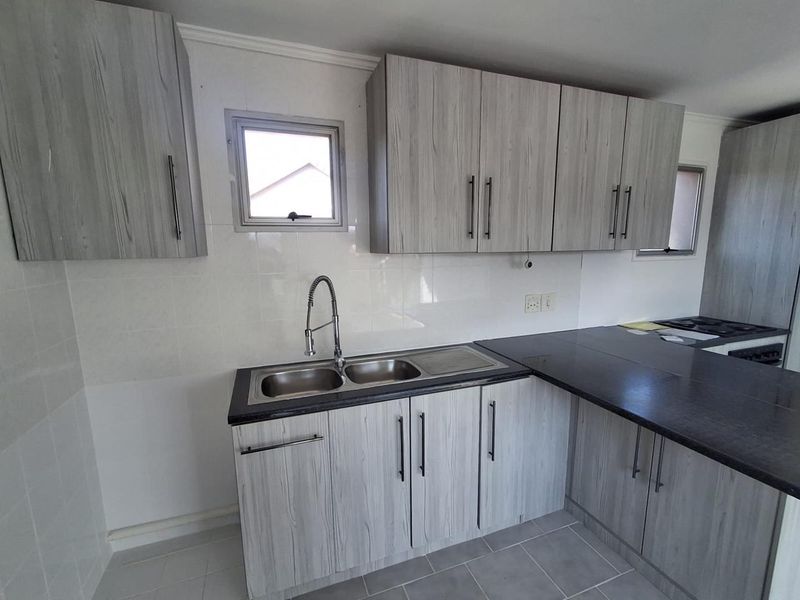 YOUR PERFECT LOCK-UP-AND-GO IN GLENANDA - Photo 6