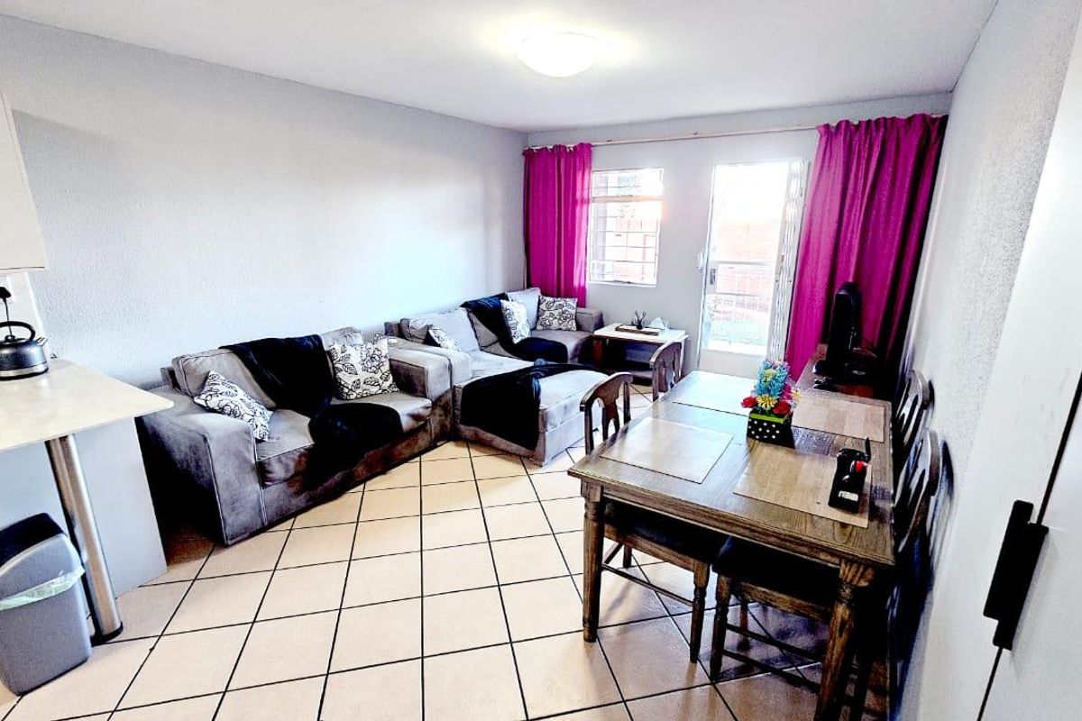 3 Bedroom Townhouse - Photo 5