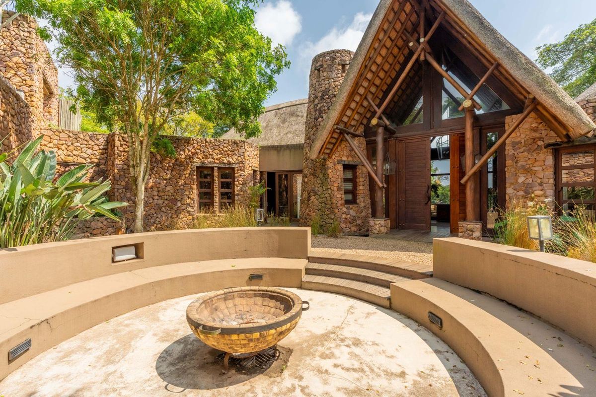 Exclusive 3-Bedroom Luxury Home in Phezulu Safari Estate - Photo 2