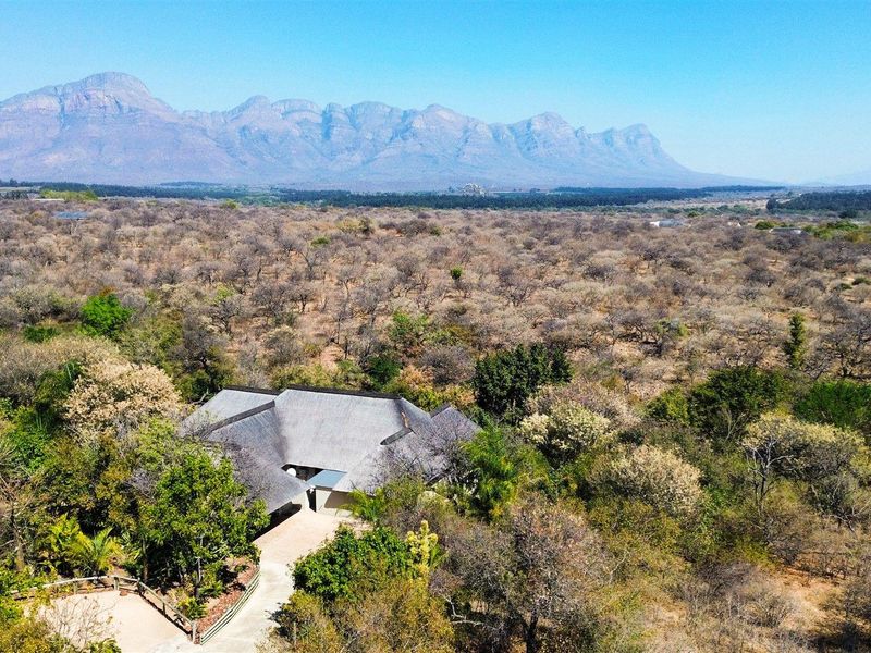 Elegant 5-Bedroom Home with Pool and Mountain Views - Photo 2