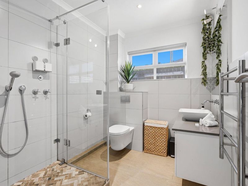 Turnkey, Renovated Apartment with Exceptional Outdoor Living - Photo 10