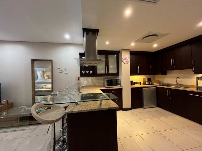 Luxurious 3-Bedroom Apartment with Panoramic Ocean Views in Prestigious Zimbali Estate - Photo 6