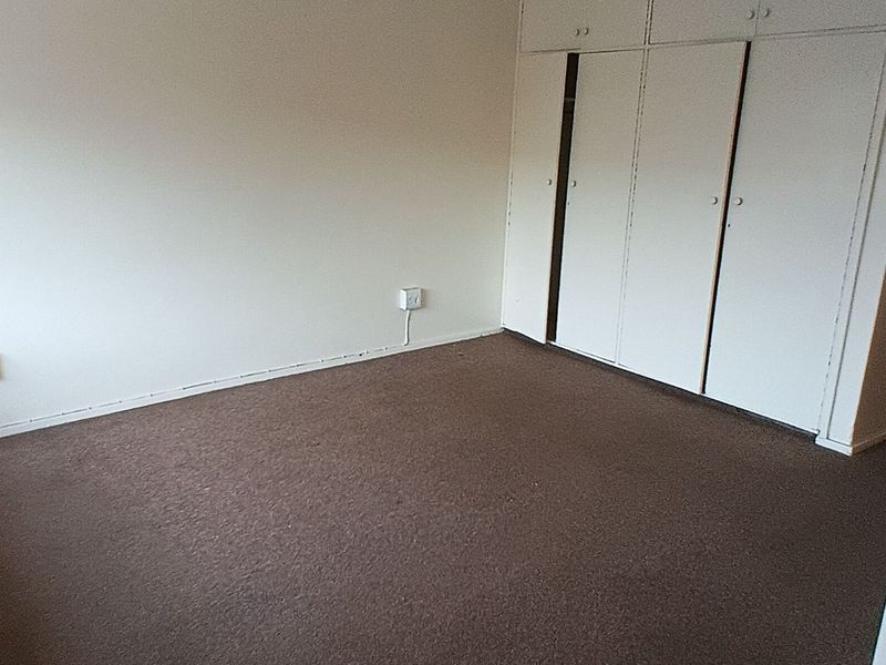 "Invest or Nest: Perfect Birchleigh Townhouse Awaits You!" - Photo 8