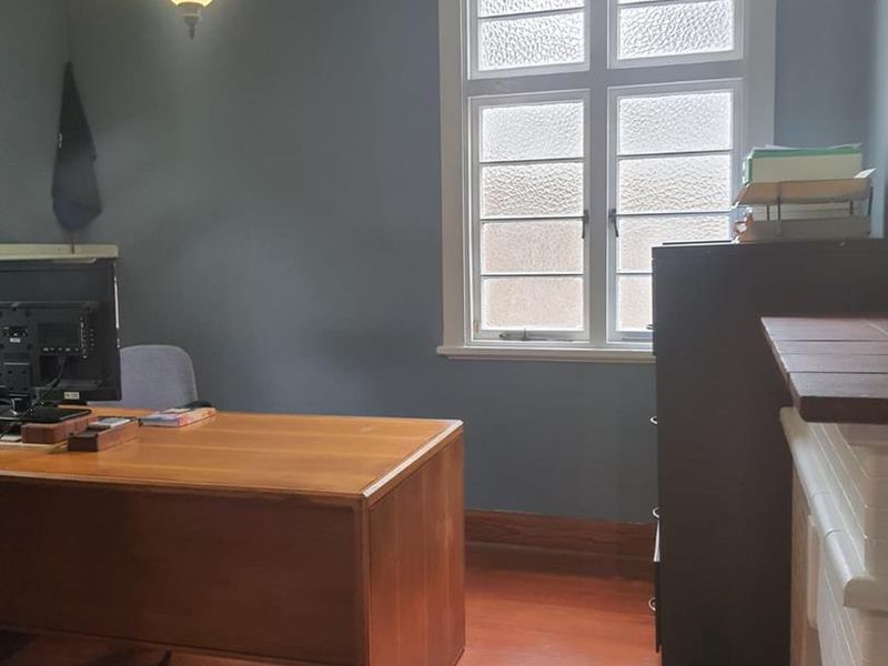 Gracious family home - Photo 8