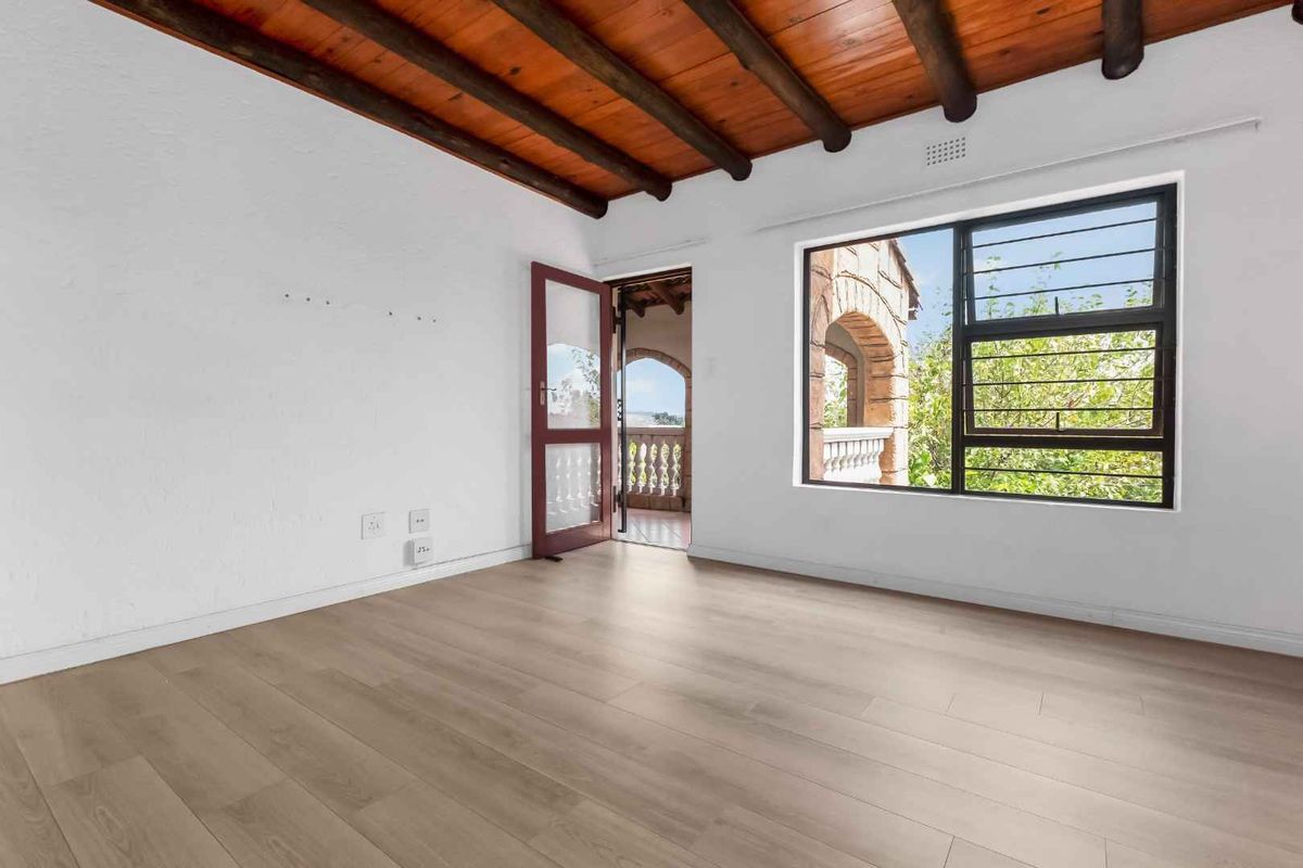 2 BEDROOM LOFT APARTMENT FOR SALE IN MORNINGSIDE SANDTON - Photo 3