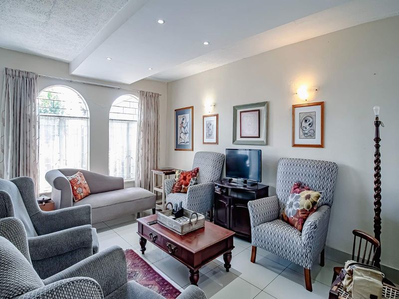 Renovated Lock-Up and Go - Photo 4