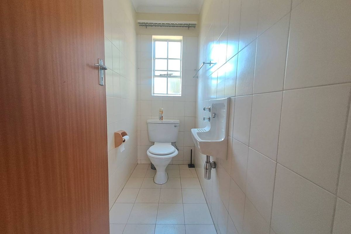 Comfortable 2 bedroom Town House - Photo 5