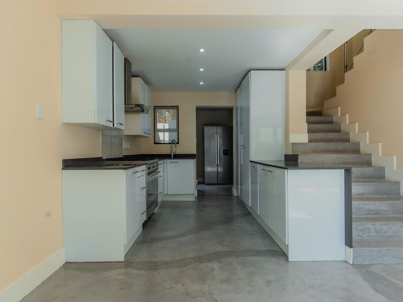 Modern, 3 Bedroom, 3.5 Bath - Photo 8