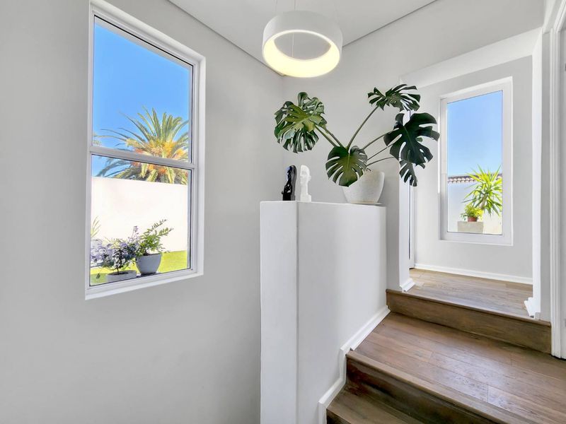 Renovated 3-Bedroom Townhouse in Fresnaye - Photo 9