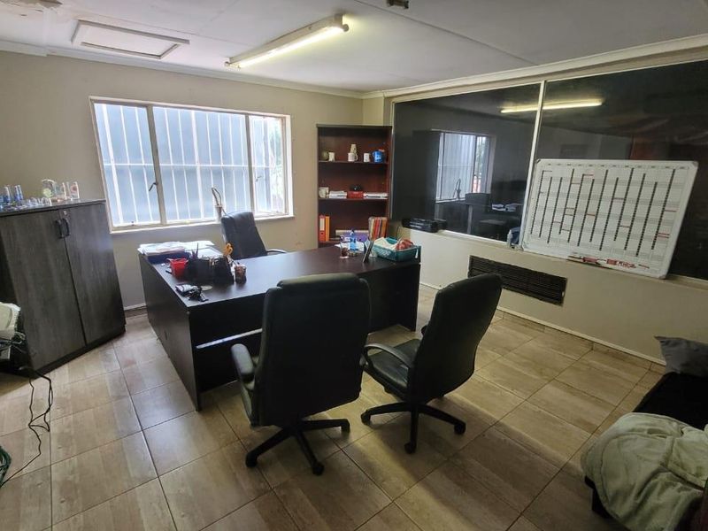 OWN YOUR OWN PUB AND GRILL WITH GREAT POTENSIAL.  LARGE FLOOR SPACE. - Photo 6