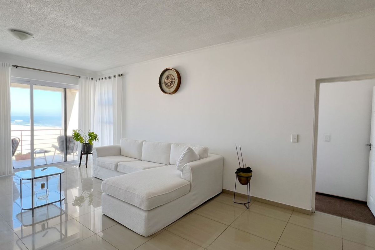 Modern Beachfront Apartment with Spectacular Ocean Views - Photo 2