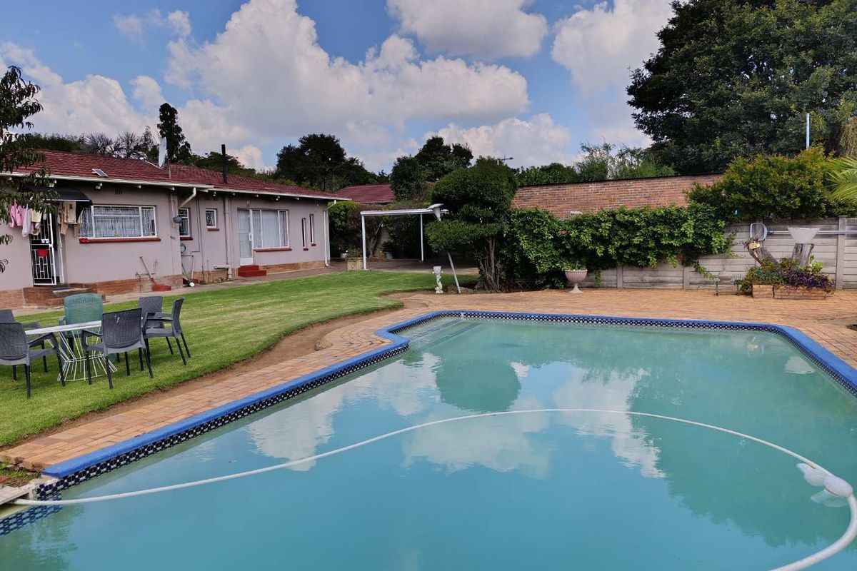 Immaculate Family Home for Sale- Northmead - Photo 2