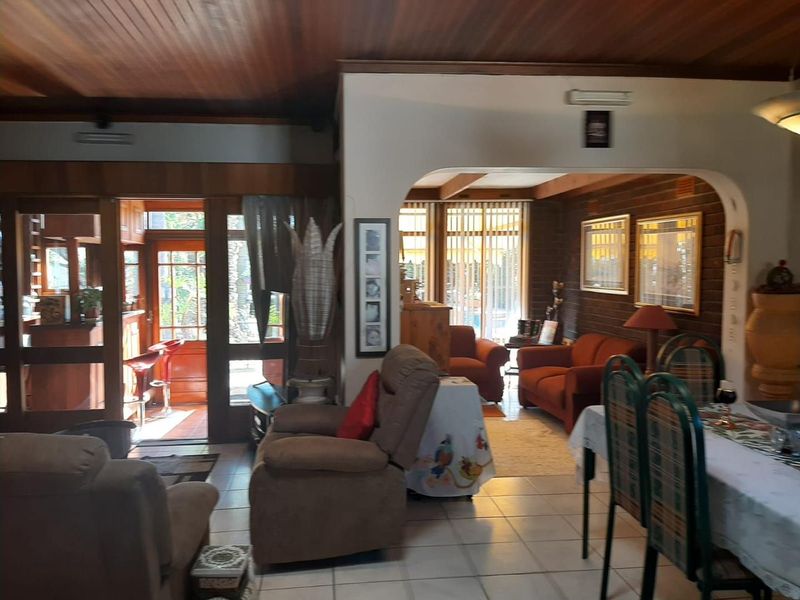 Spacious Family Home with Flatlet, Pool & Prime Location - Photo 9
