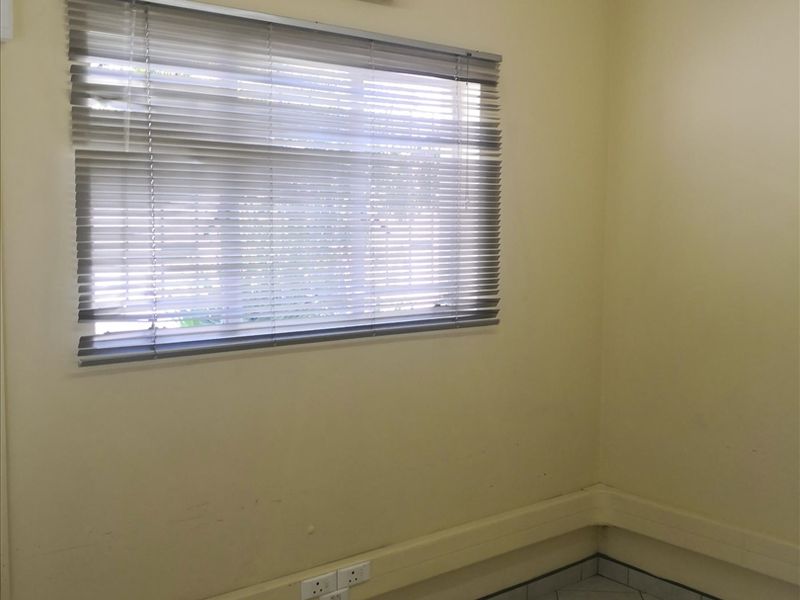 FOR SALE - LARGE PROPERTY WAREHOUSE & OFFICES - Photo 5