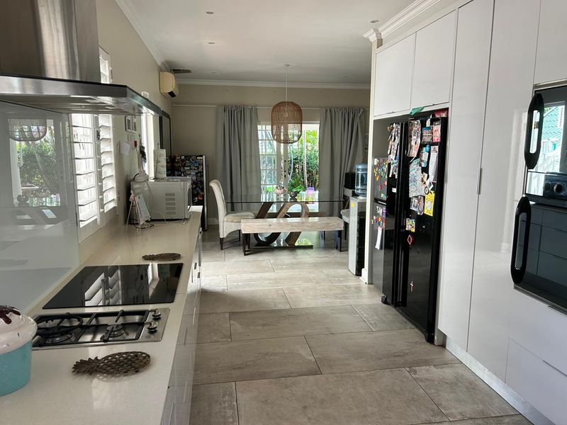 Exceptional 4-Bed Golf Estate Townhouse - Photo 3