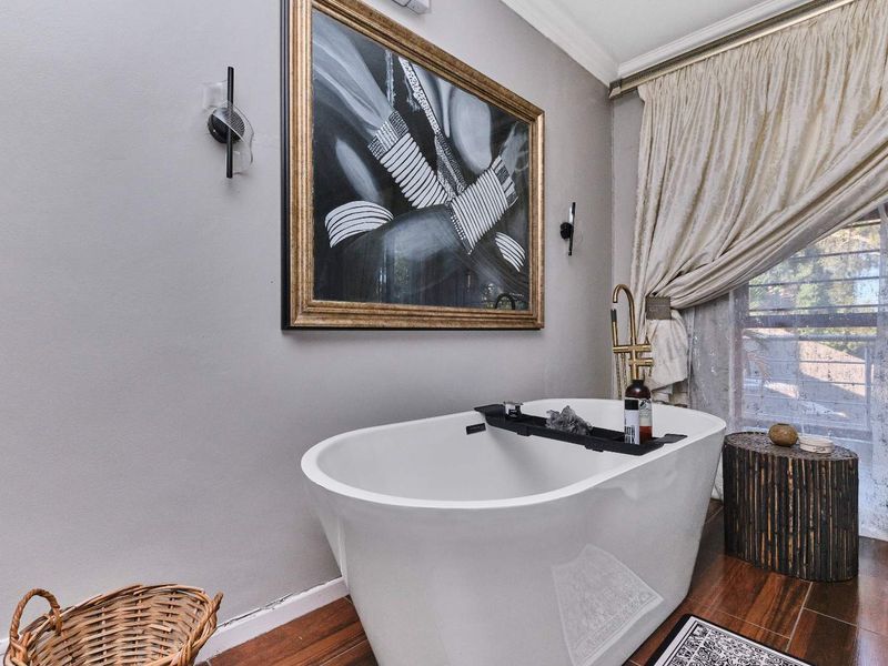 A Home That Has It All, Comfort, Style & Sustainability - Photo 10