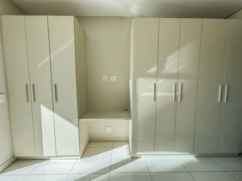 Chic 2 Beds in Rosebank’s Hottest Spot, The Tyrwhitt - Photo 8