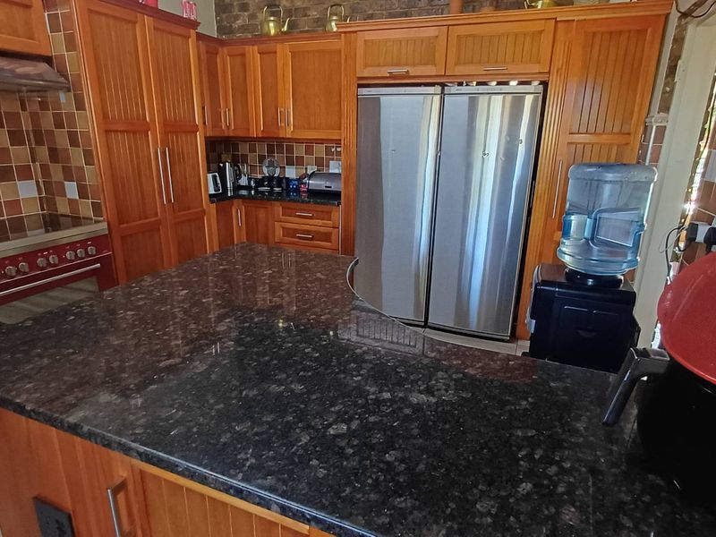 Large family home - Photo 10