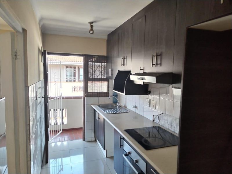 One Bedroom Apartment in Glenwood - Photo 1