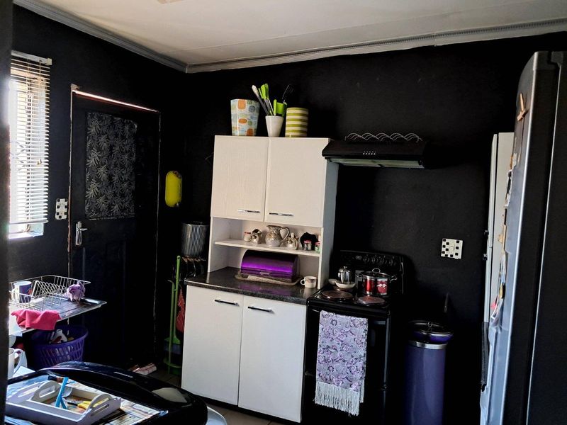 2 Bedroom House For Sale in Ga-Rankuwa Unit 16 - Photo 3