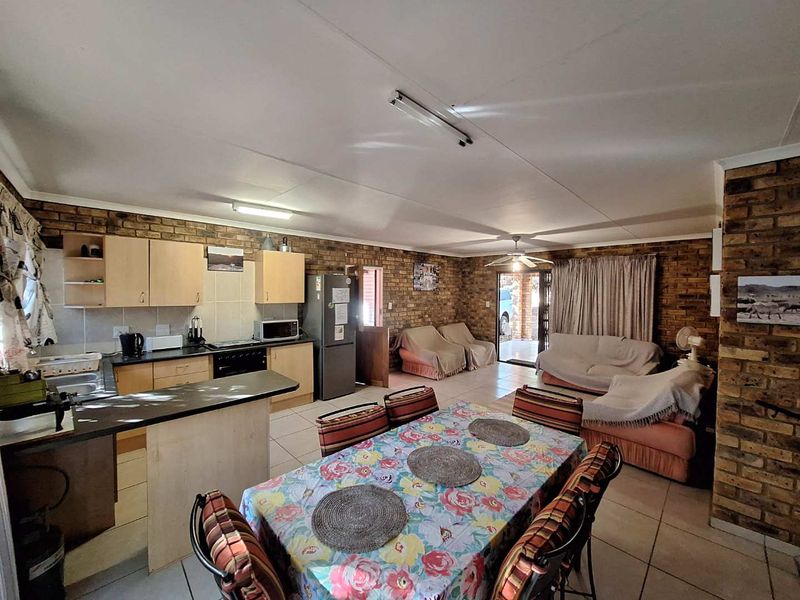 Seize the Potential -  Your Ideal Home Awaits - Photo 8