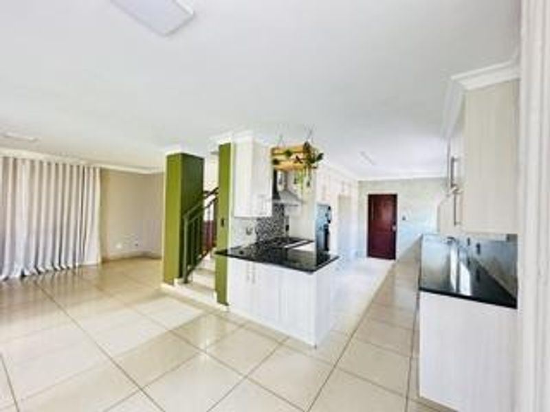 Spacious 3-Bedroom Family Home To Rent in Wild Teak Estate, Montana - Photo 6