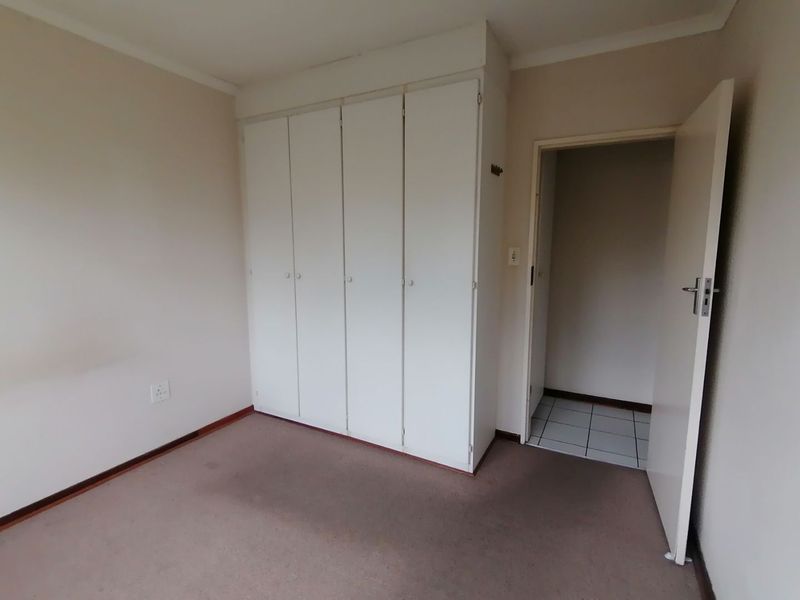 Charming 2-bedroom apartment complex in the heart of North riding. - Photo 10