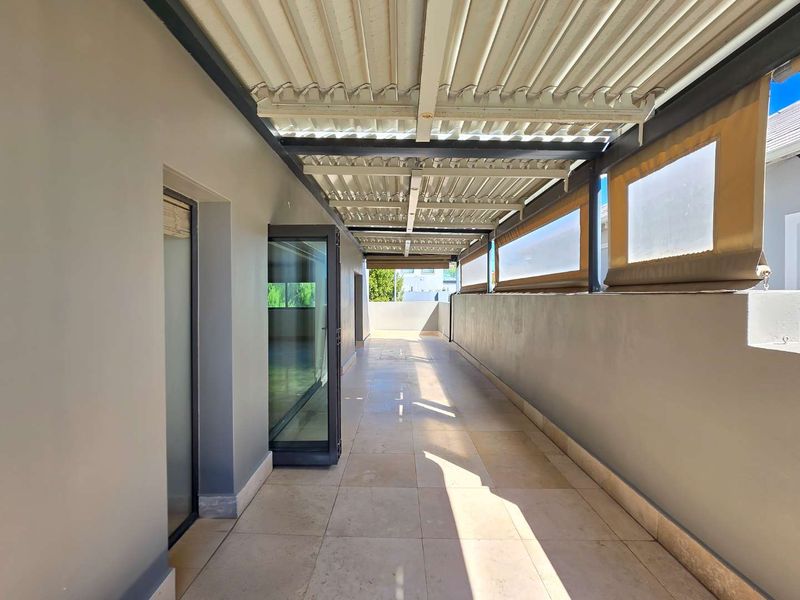 STYLISH LOCK-UP AND GO IN THE HEART OF FRESNAYE - Photo 7