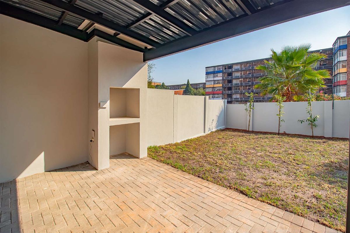 Brand New Townhouse in Muckleneuk for sale - Photo 4