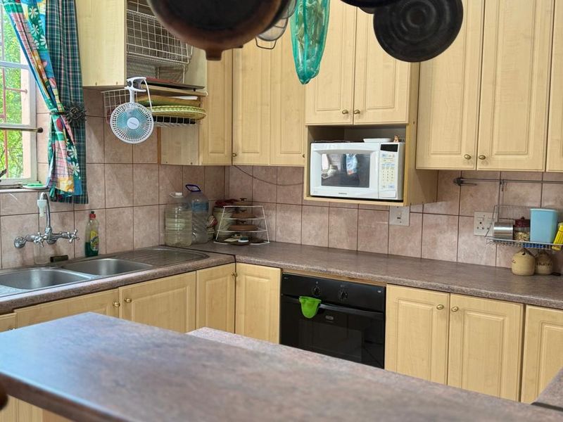 Charming 3-Bedroom Home for Sale - Photo 4