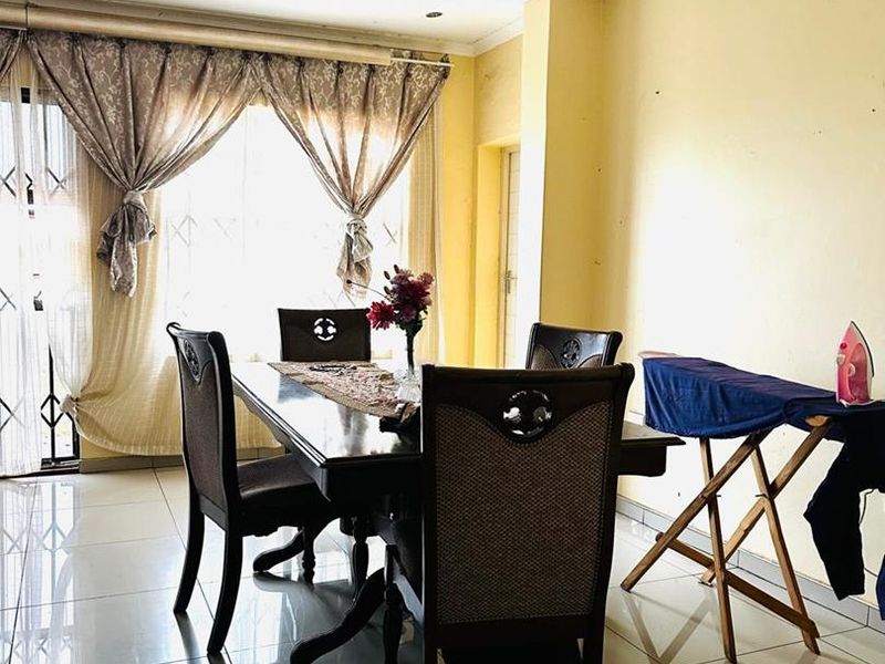 Spacious Ngwelezana Home: Five Bedrooms, Ready for Your Touch - Photo 3