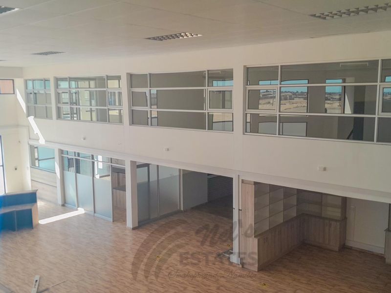 Corner warehouse with offices for sale in Industrial Area - Photo 6