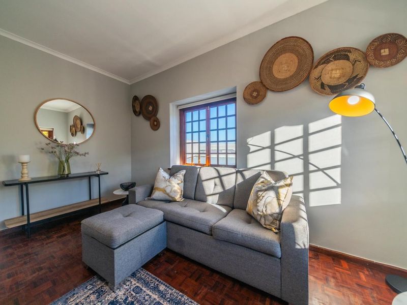 Furnished Franschhoek Apartment with Scenic Views | Available 1 June-31 Oct 2026 - Photo 2